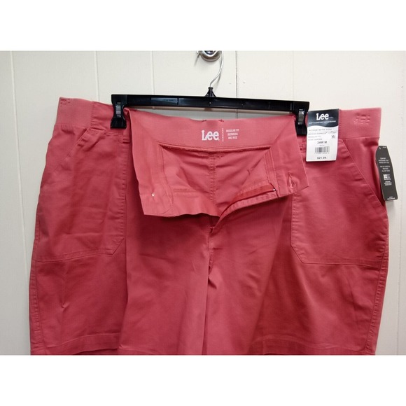 Lee Womens Midrise Bermuda Regular Fit Rose Garden Shorts (Size 24W) Nwt - Picture 6 of 16